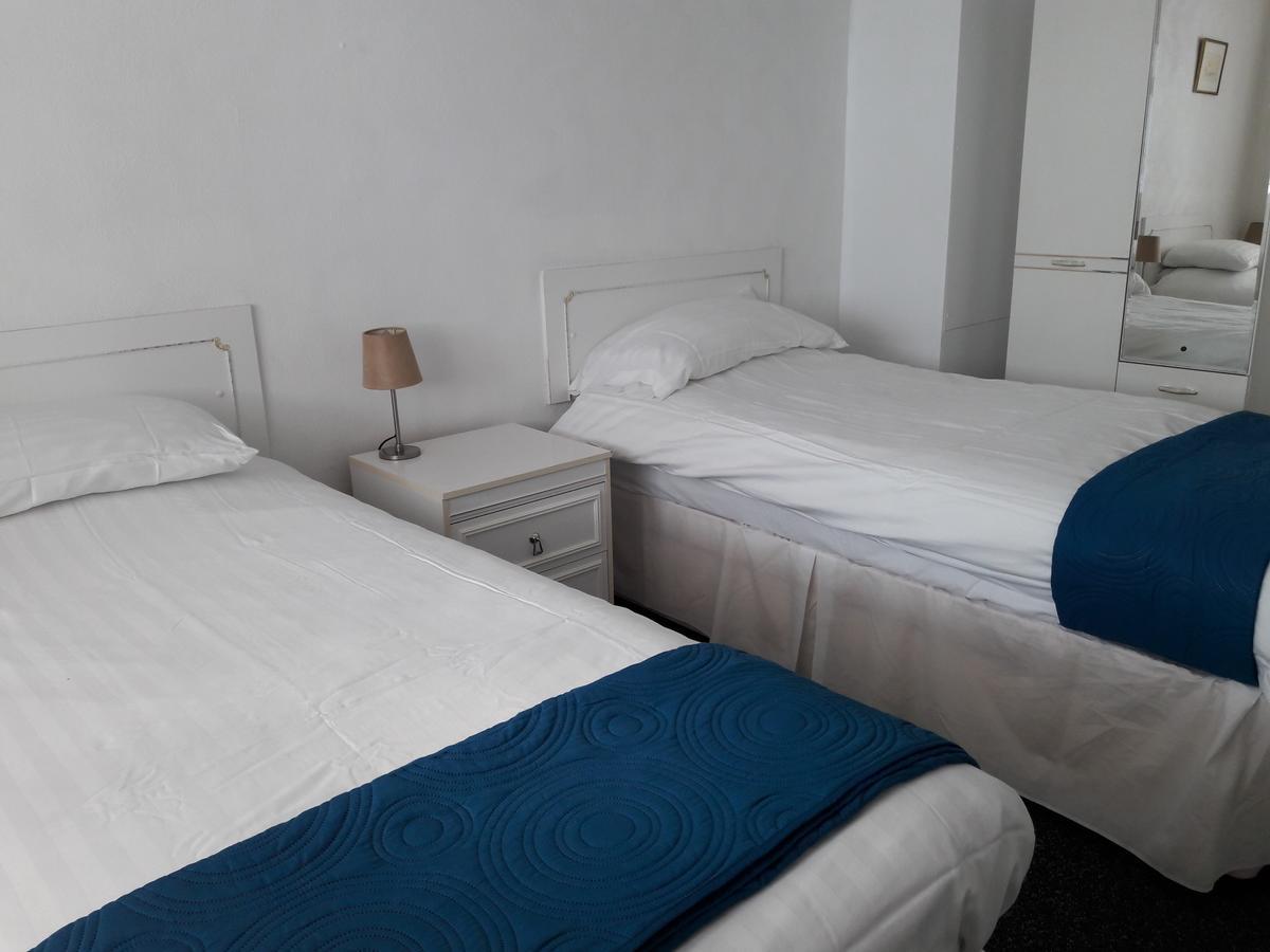 Springfield Holiday Apartments สเกคเนส ภายนอก รูปภาพ