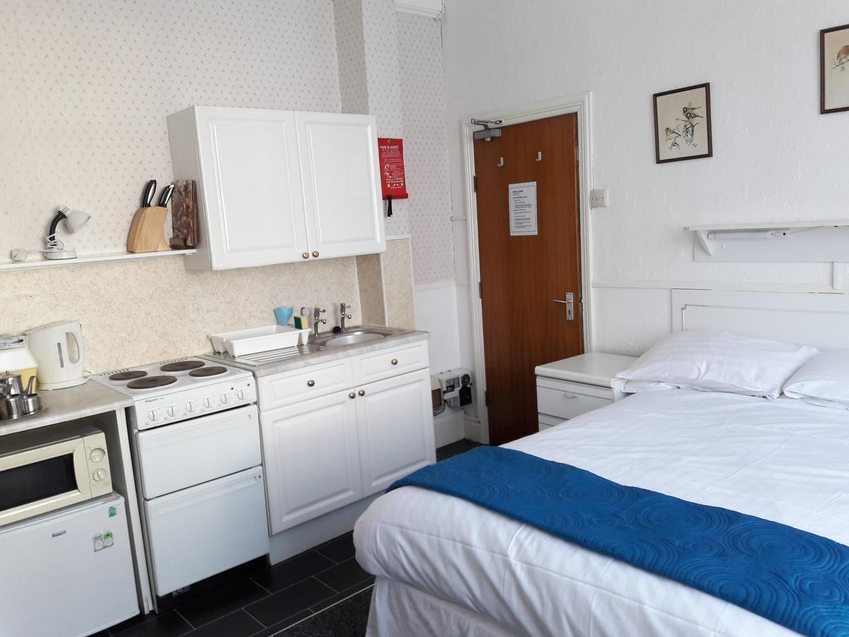 Springfield Holiday Apartments สเกคเนส ภายนอก รูปภาพ