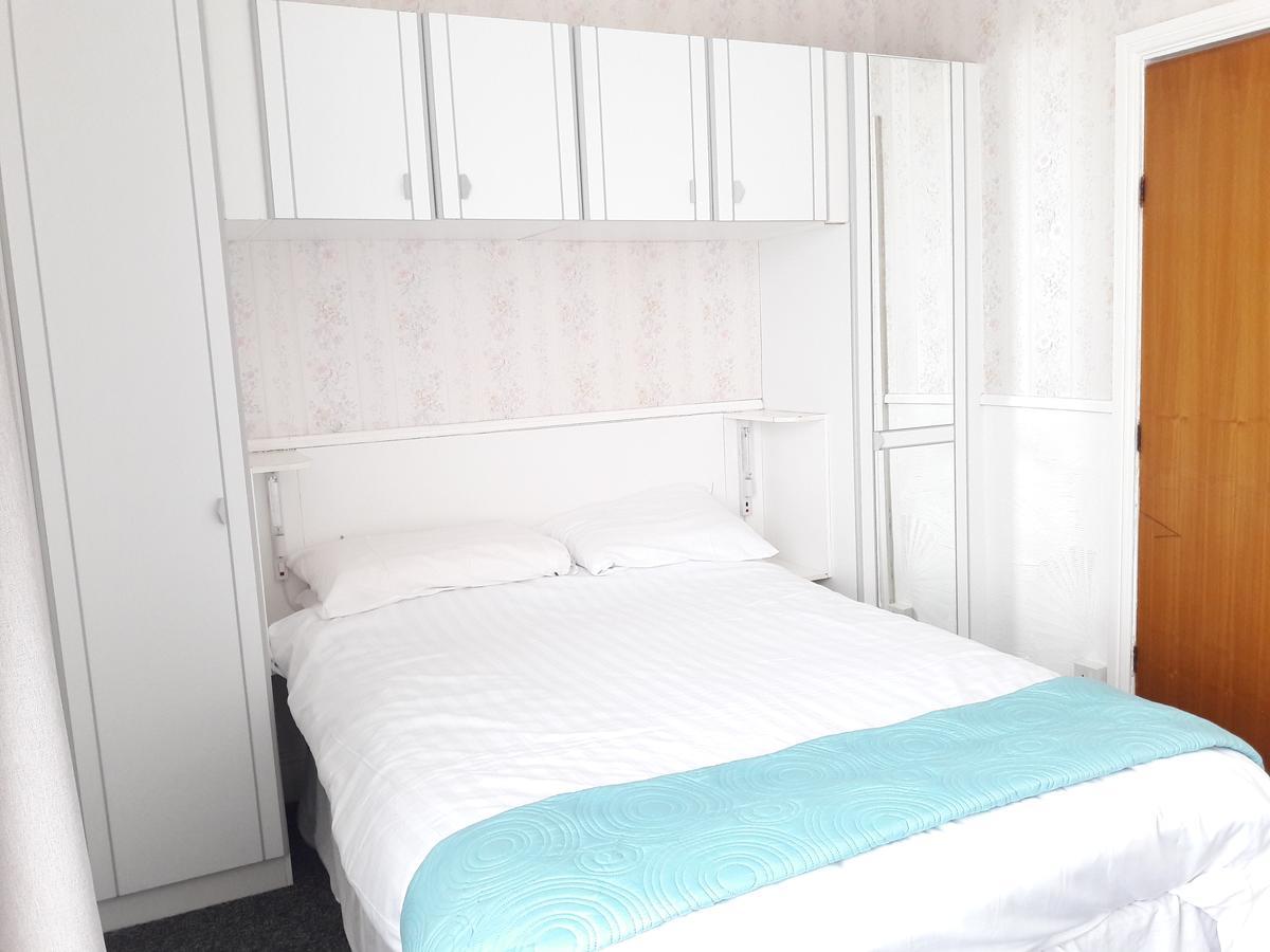 Springfield Holiday Apartments สเกคเนส ภายนอก รูปภาพ