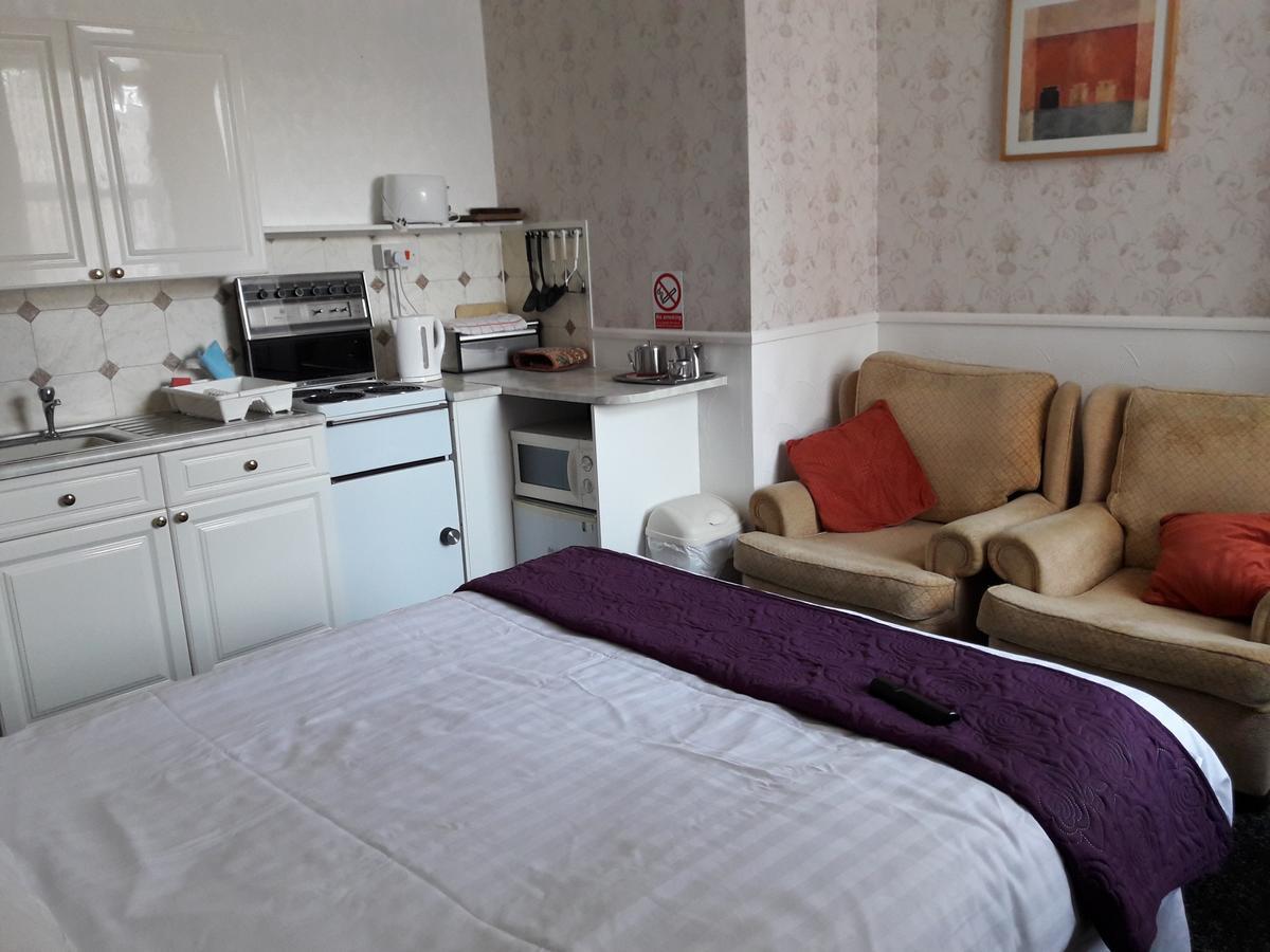 Springfield Holiday Apartments สเกคเนส ภายนอก รูปภาพ